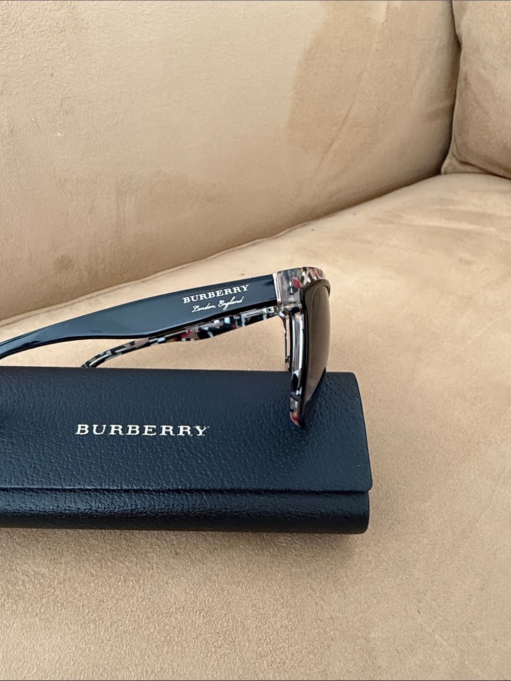 Burberry Black Cat-Eye Sunglasses with Signature Plaid Accent - Picture 2 of 4